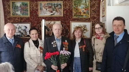 Глава МО Новогиреево и депутаты поздравили ветеранов с Днём Победы
