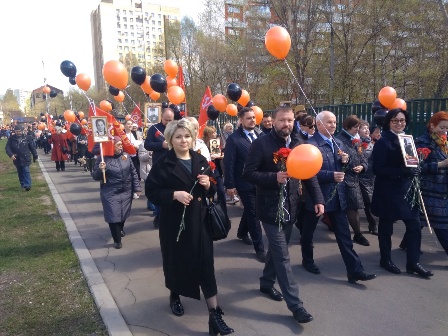 В Новогирееве прошло шествие «Бессмертного полка»