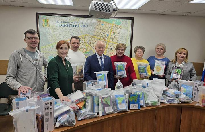 Новогиреевские муниципальные депутаты подготовили подарки бойцам СВО ко Дню Защитников Отечества