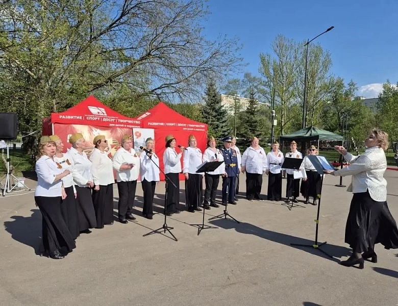 В Афганском сквере новогиреевцы отметили наступающий праздник Великой Победы