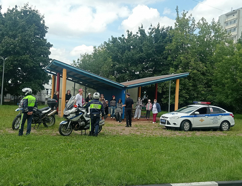 Дорожные полицейские Восточного округа г. Москвы провели профилактическое мероприятие для пациентов Центра борьбы с туберкулезом
