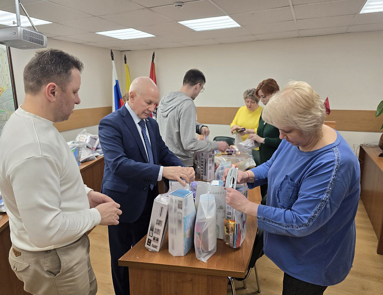 Новогиреевские муниципальные депутаты подготовили подарки бойцам СВО ко Дню Защитников Отечества
