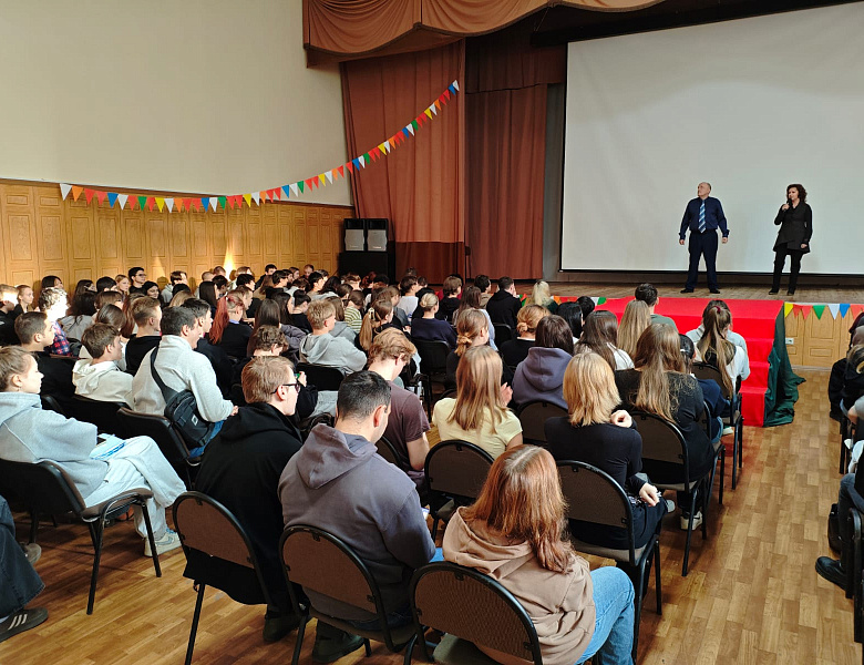 В колледже РГСУ прошла лекция проведенная сотрудником центра противодействия экстремизму совестно с членом общественного совета