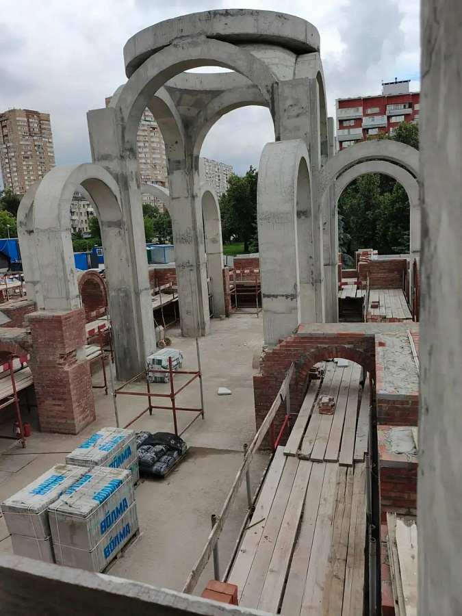 У строящегося в Новогирееве храма подписали Соглашение о сотрудничестве 