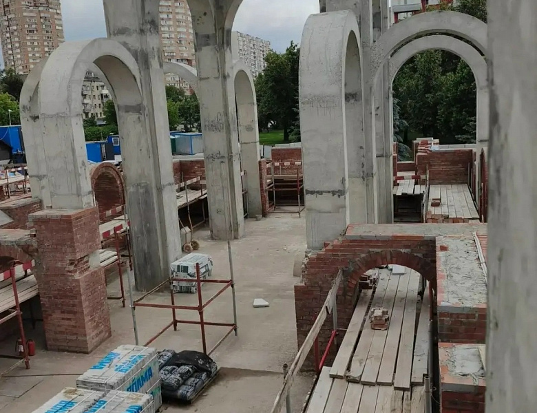 У строящегося в Новогирееве храма подписали Соглашение о сотрудничестве 