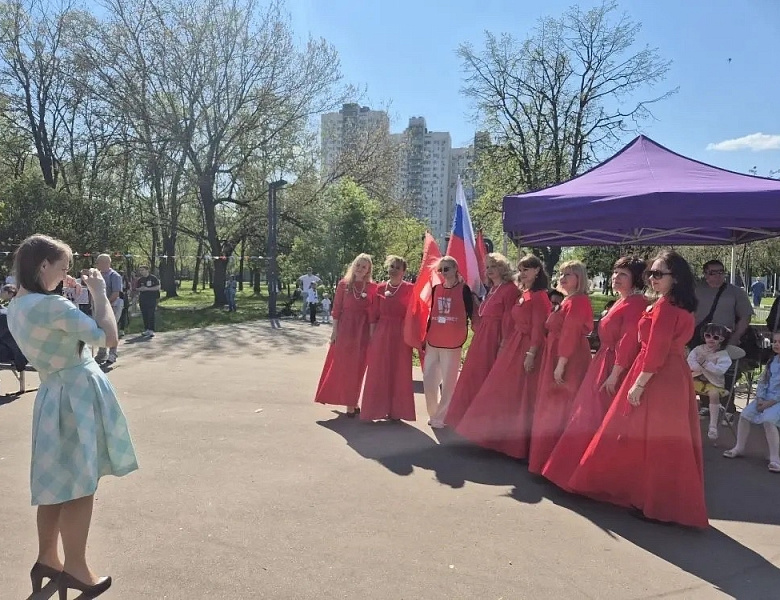 В Афганском сквере новогиреевцы отметили наступающий праздник Великой Победы