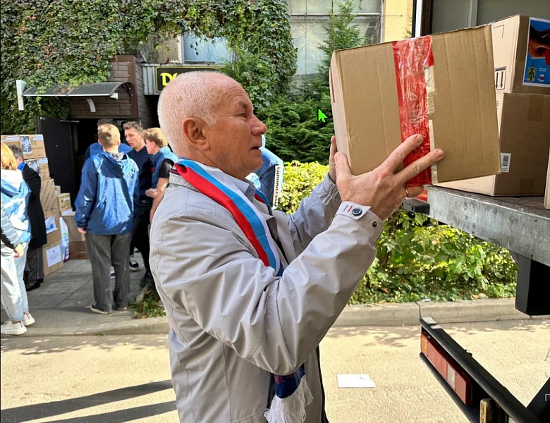 Глава МО Новогиреево Владимир Чикунов принял участие в отправке 40-го гуманитарного конвоя