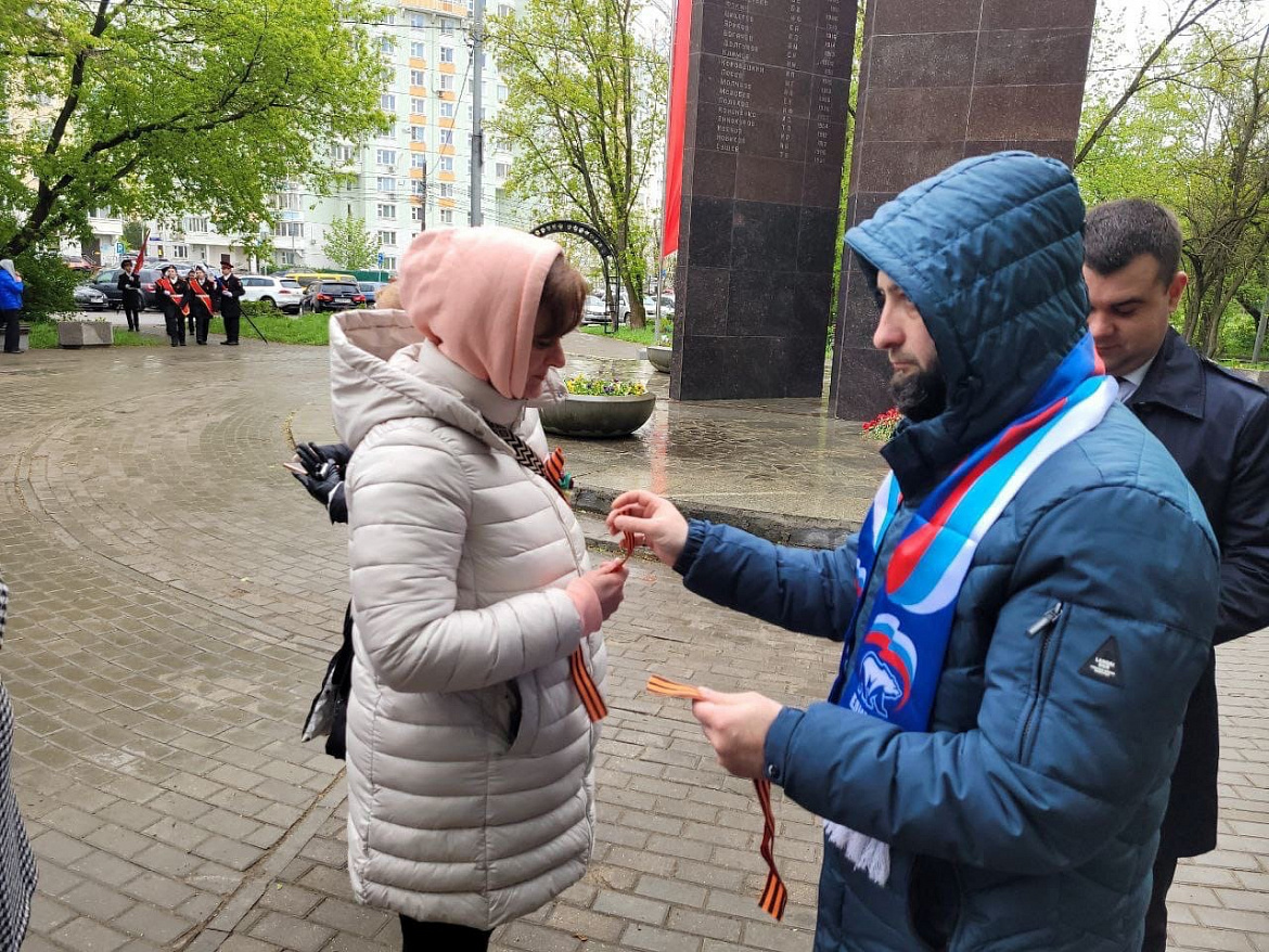 Новогиреевцы принимают участие в акции «Георгиевская ленточка»