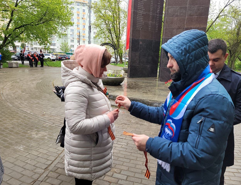 Новогиреевцы принимают участие в акции «Георгиевская ленточка»