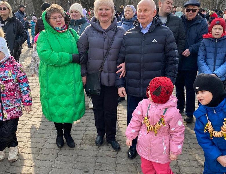В Новогирееве проводили зиму Широкой Масленицей