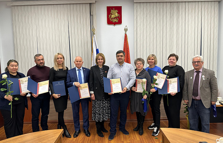 Муниципальные депутаты и общественники провели встречу с депутатом МГД Людмилой Митрюк