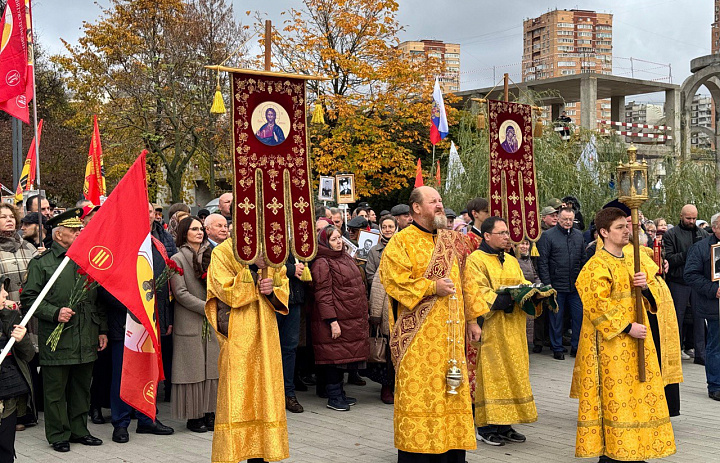 Капсулу с землей из мест боёв заложили в Новогиреево на месте будущего храма