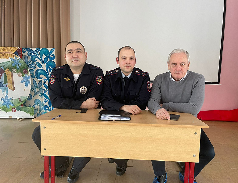 Представители ОС при УВД по ВАО Артем Бушуев и Михаил Козлов приняли участие в отчетах участковых уполномоченных полиции перед населением 
