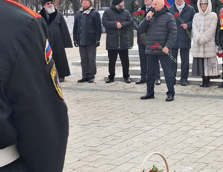 Новогиреевцы почтили память воинов-интернационалистов у памятника «Скорбящие матери»