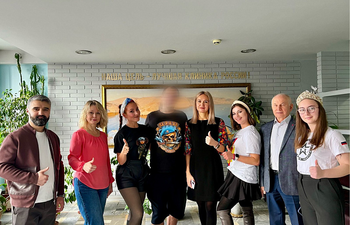 Новогиреевские депутаты передали в московский госпиталь детские письма, шерстяные носки и домашнюю выпечку