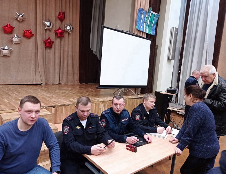Представители ОС при УВД по ВАО Артем Бушуев и Михаил Козлов приняли участие в отчетах участковых уполномоченных полиции перед населением 