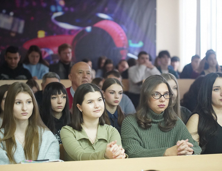 Полицейские района Соколиная Гора провели профилактическую встречу со студентами и преподавателями вуза