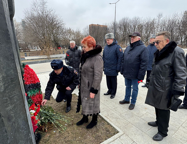 Полицейские и общественники на Востоке столицы провели мероприятие в Афганском сквере