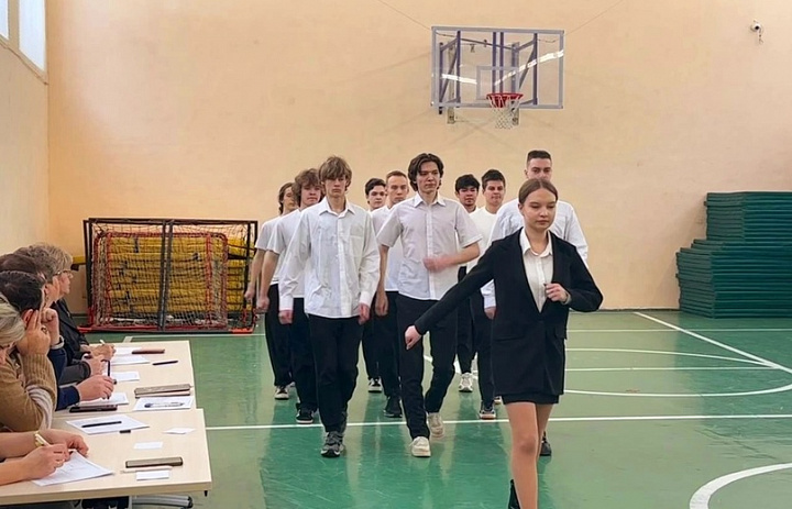 В Технологическом колледже № 24 прошёл Смотр строя и песни, посвящённый Дню защитников Отечества