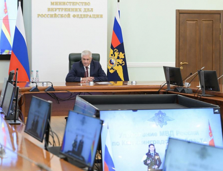 Владимир Колокольцев вручил награды полицейским, проявившим мужество и героизм при спасении людей