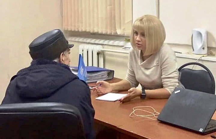Депутат Кира Змиева держит под контролем проблему новогиреевского пенсионера
