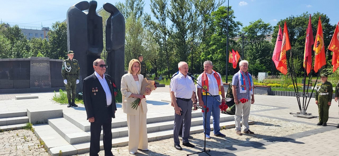 Глава МО Новогиреево Владимир Чикунов принял участие в памятном митинге