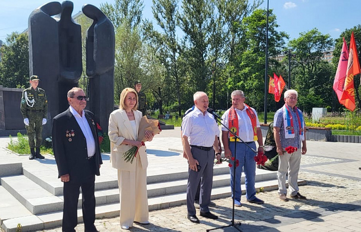 Глава МО Новогиреево Владимир Чикунов принял участие в памятном митинге