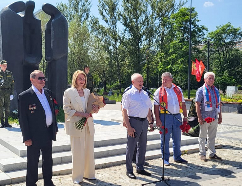 Глава МО Новогиреево Владимир Чикунов принял участие в памятном митинге
