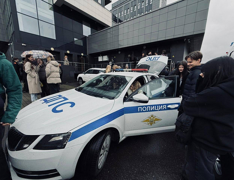 В Управлении внутренних дел по ВАО ГУ МВД России по г.Москве прошел День открытых дверей для школьников Восточного округа