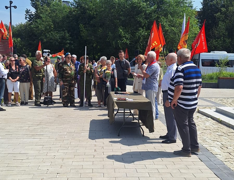 Глава МО Новогиреево Владимир Чикунов принял участие в памятном митинге