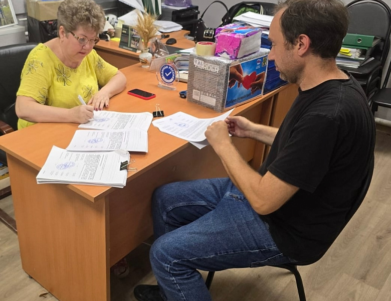 Муниципальный депутат Вера Боринец подписала акты приёмки выполненных работ по ремонту МКД
