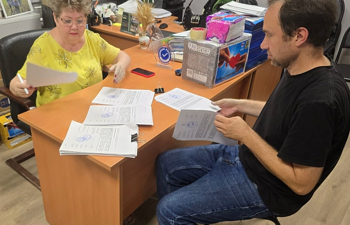 Муниципальный депутат Вера Боринец подписала акты приёмки выполненных работ по ремонту МКД