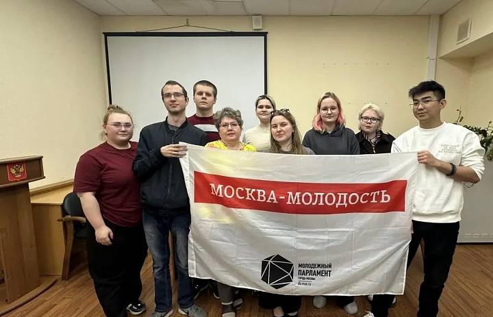 Новогиреевский депутат Вера Боринец приняла участие в заседании Молодёжной палаты района 