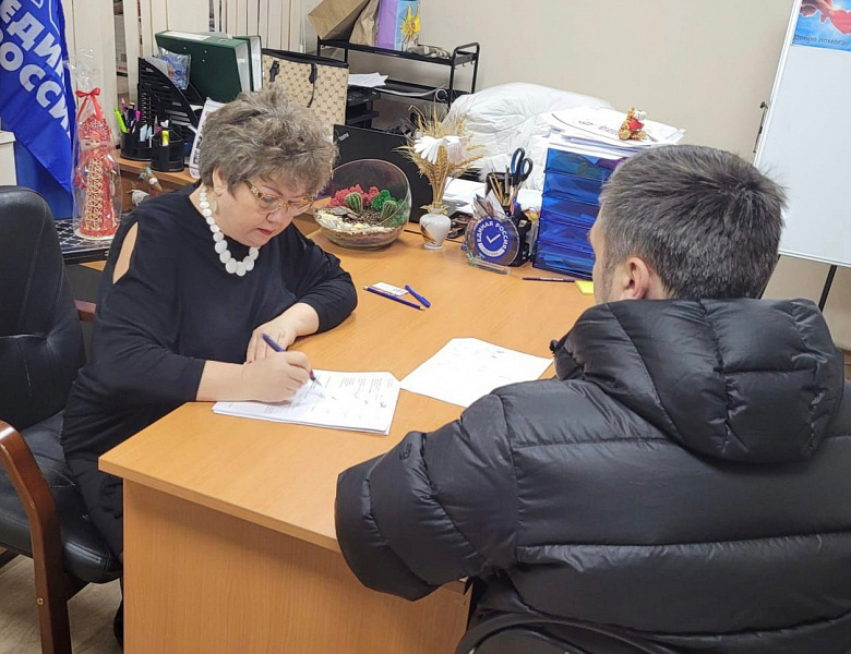 Муниципальный депутат Вера Боринец приняла участие в приёмке новых лифтов на Союзном проспекте