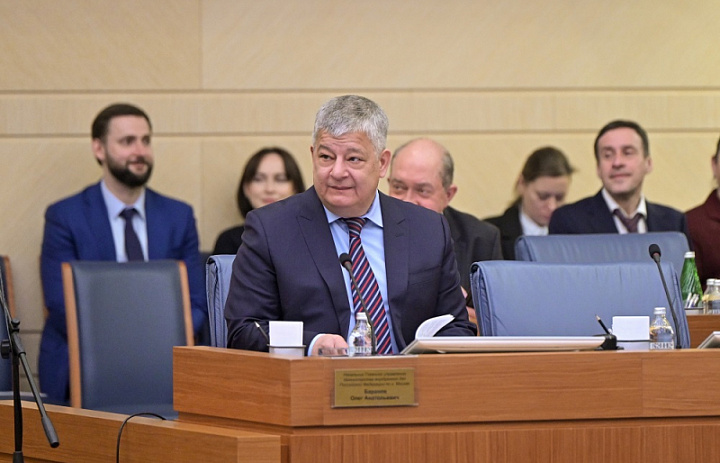 Начальник столичного полицейского Главка выступил  перед депутатами Московской городской Думы