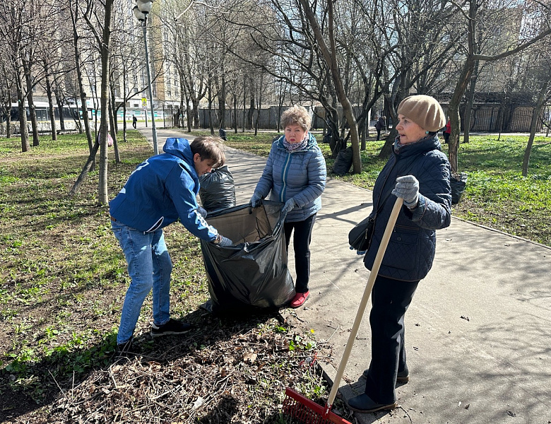 Новогиреевцы приняли участие в первом апрельском субботнике