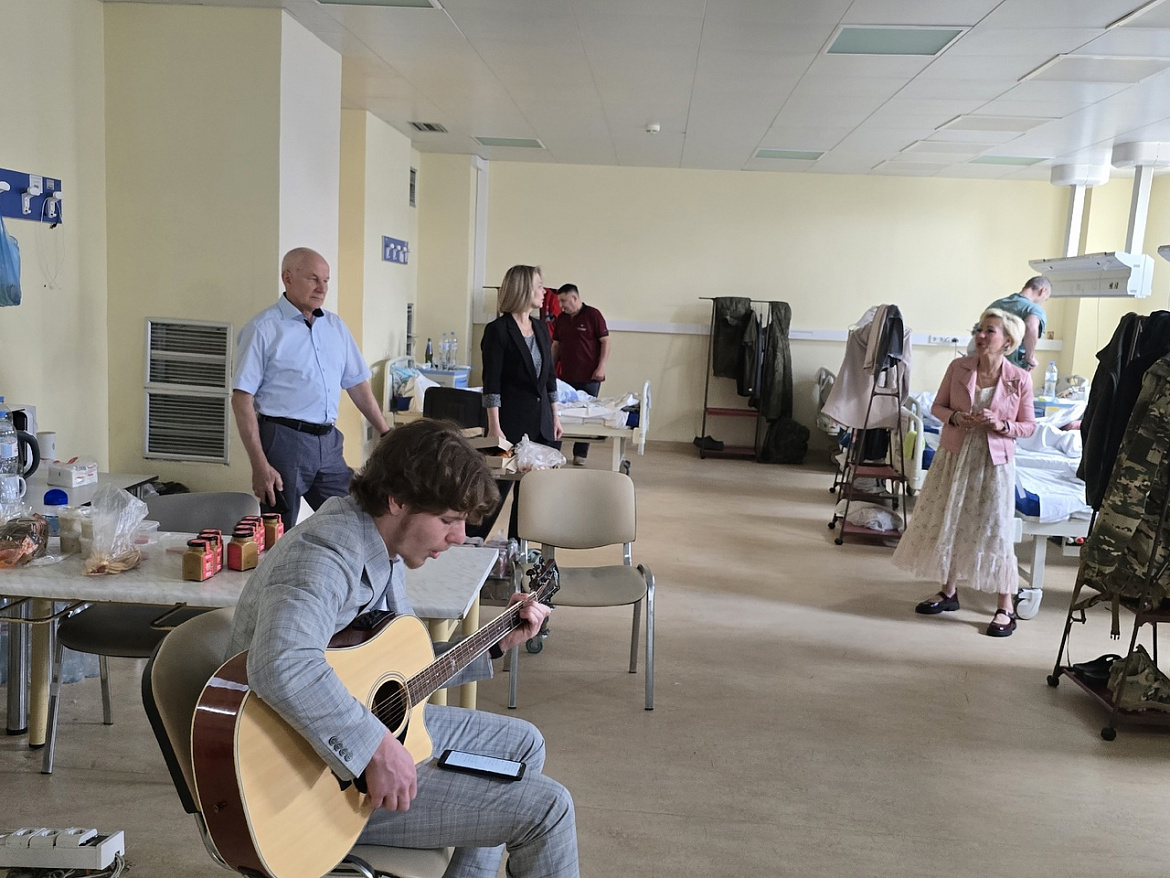 Команда из Новогиреева вновь навестила бойцов СВО, проходящих лечение в госпитале