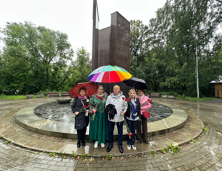 Новогиреевцы провели митинг накануне Дня памяти и скорби