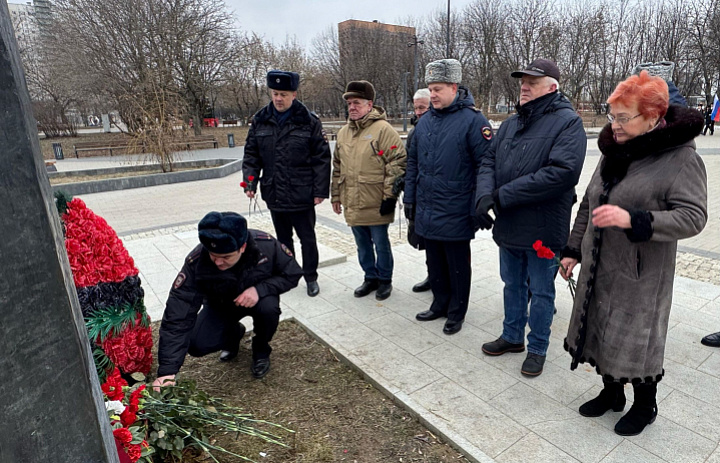 Полицейские и общественники на Востоке столицы провели мероприятие в Афганском сквере