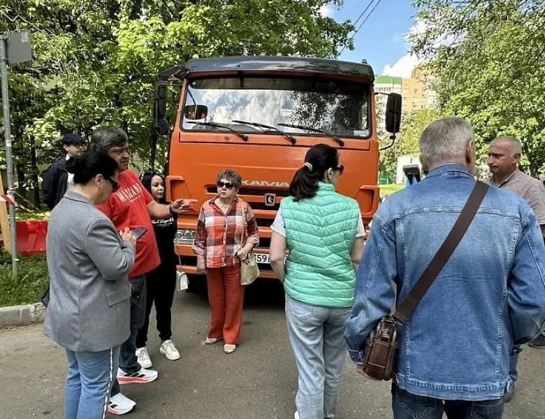 В Новогирееве продолжаются плановые обходы территорий района