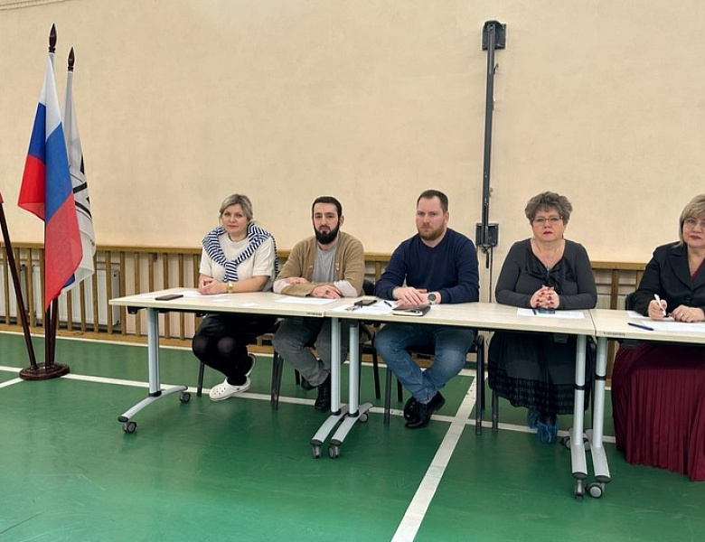 В Технологическом колледже № 24 прошёл Смотр строя и песни, посвящённый Дню защитников Отечества