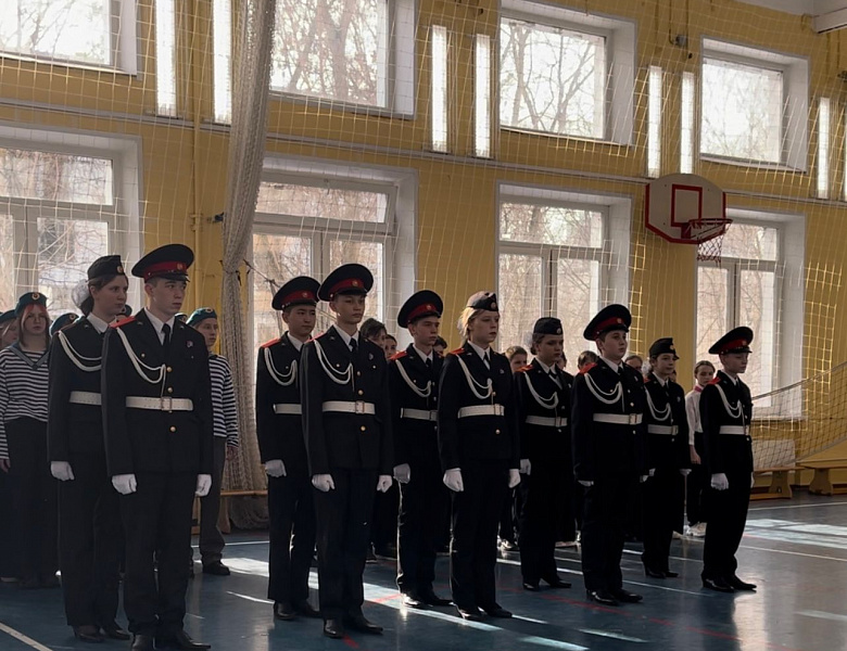 Глава МО Новогиреево Владимир Чикунов принял участие в проведении школьного Смотра строя и песни