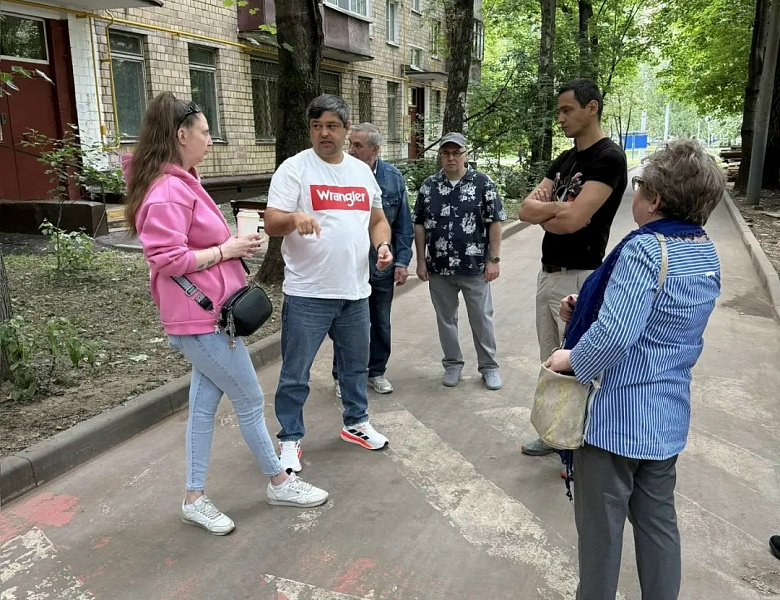 Новогиреевские депутаты принимают участие в обходах территории района