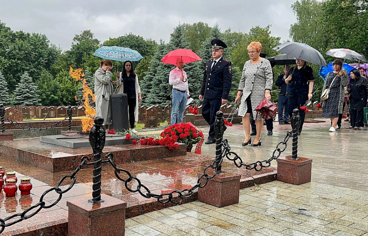 В преддверии Дня памяти и скорби полицейские УВД по ВАО приняли участие в мероприятии «Свеча памяти»