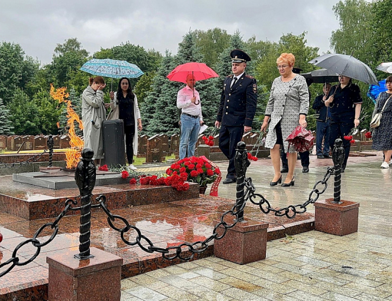 В преддверии Дня памяти и скорби полицейские УВД по ВАО приняли участие в мероприятии «Свеча памяти»