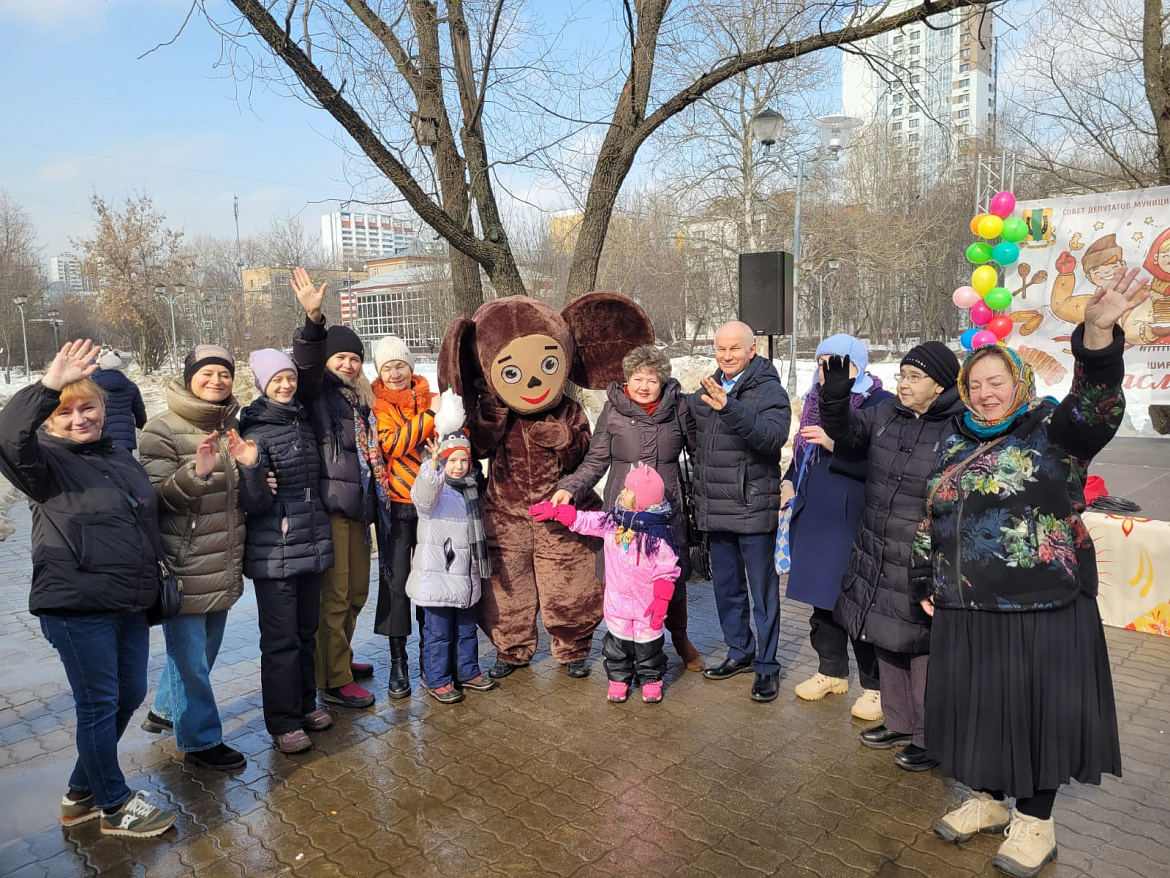 В Новогирееве жители активно и весело проводили зиму и встретили весну