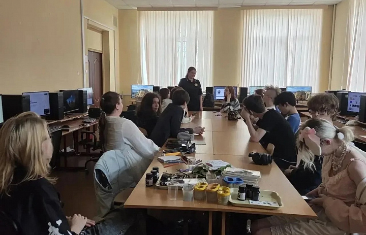 Полицейские по району Сокольники г. Москвы провели серию профилактических лекций для школьников и студентов  