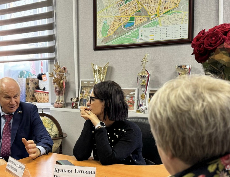 Глава МО Новогиреево Владимир Чикунов и депутат ГД Татьяна Буцкая провели совместный приём жителей района