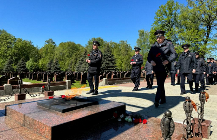 Сотрудники полиции и общественники Восточного округа г. Москвы почтили память воинов, погибших в годы Великой Отечественной войны