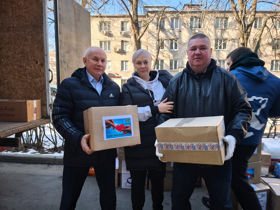 Глава МО Новогиреево Владимир Чикунов принял участие в отправке очередного гуманитарного груза для бойцов СВО